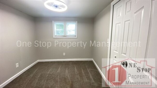 Building Photo - Beautiful 2 Bedroom 1 Bathroom Home in Ind...