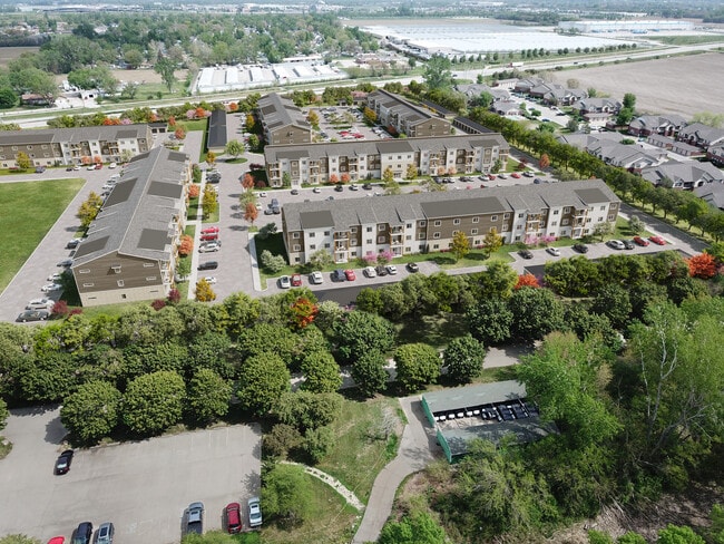 Building Photo - South Pointe Apartments
