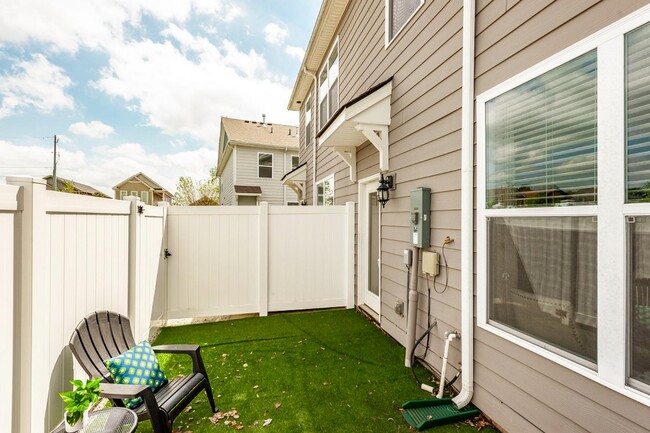 Building Photo - 342 Manor Row