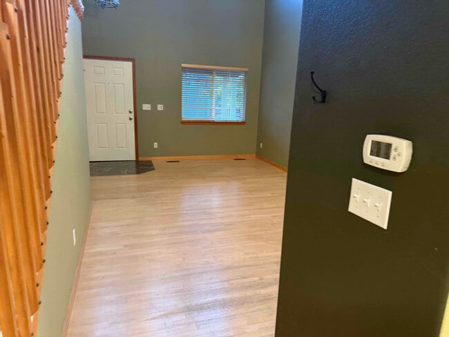 Building Photo - 9302 Wolfe Dr