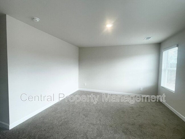 Building Photo - 671 Cozy Blf Rd