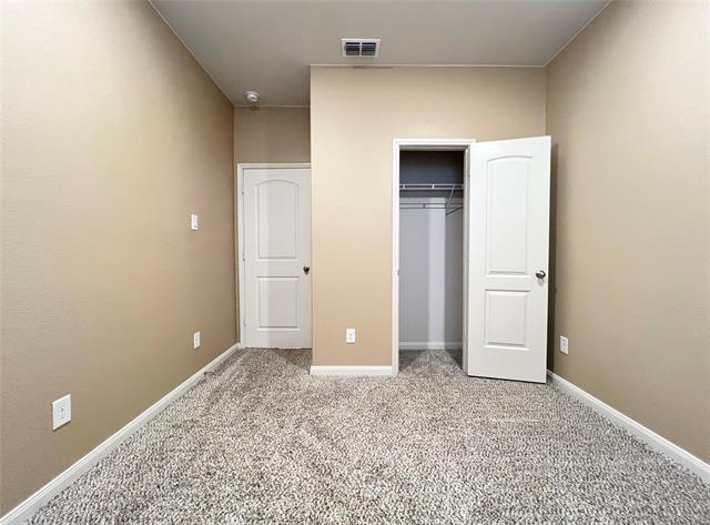 Building Photo - 918 Primrose Dr