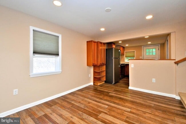 Building Photo - 23 Walnut St