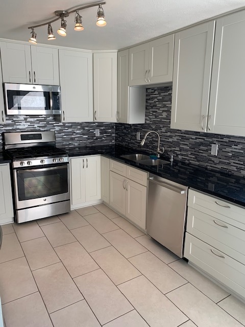 Building Photo - 11916 Venice Blvd