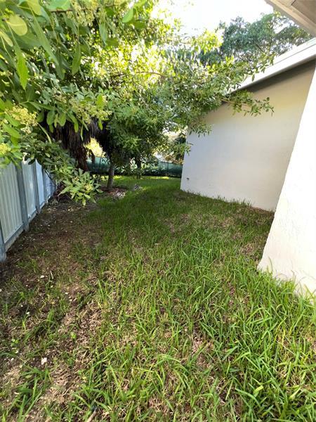 Building Photo - 860 SW 10th St