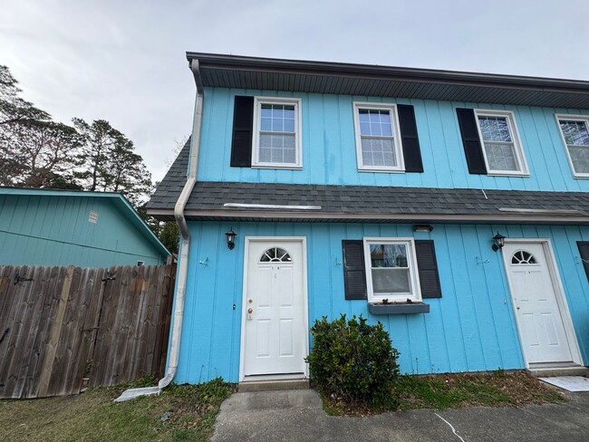 Building Photo - Myrtle Beach - 2 Bedroom / 1.5 Bathroom To...