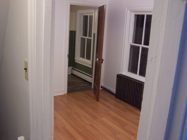 Building Photo - 160 E Penn St