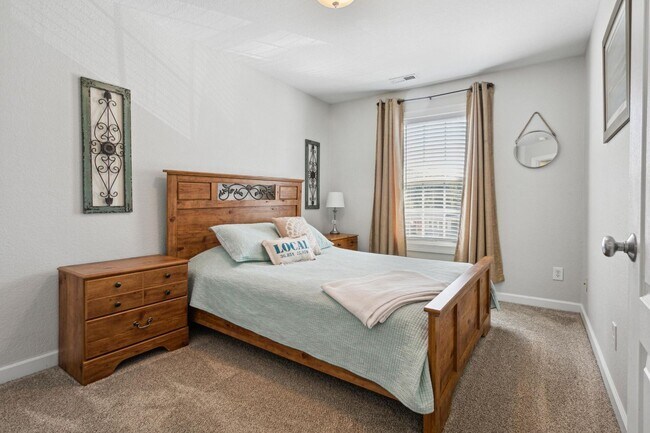 Building Photo - Oceana Area