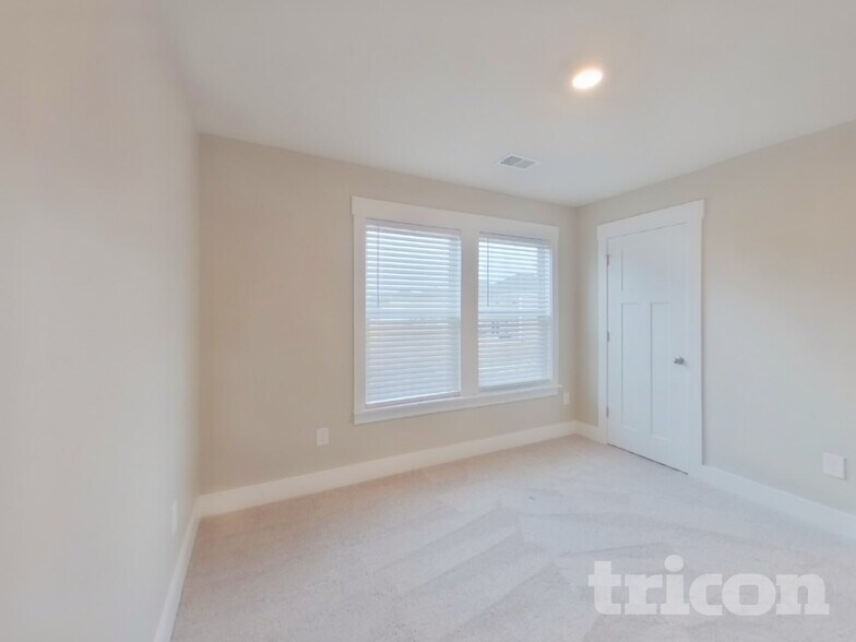 Building Photo - 202 Garrison Grove Dr