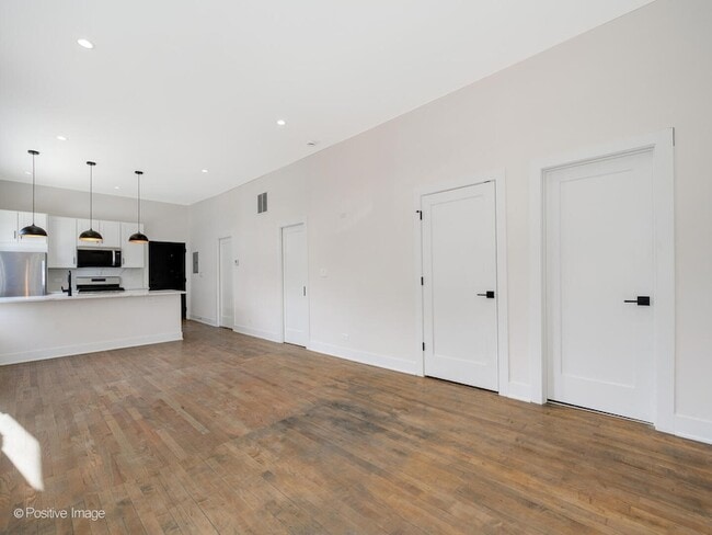 Building Photo - 846 N Ashland Ave