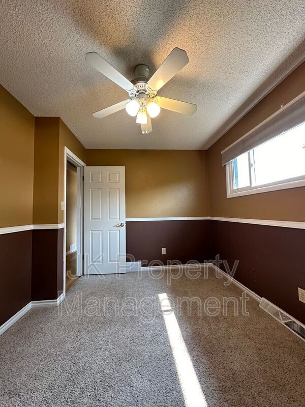 Building Photo - 710 48th St S