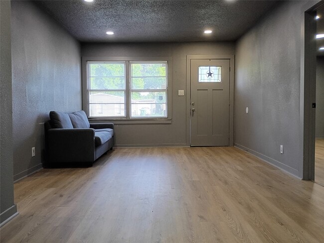 Building Photo - 5617 Malmedy Rd