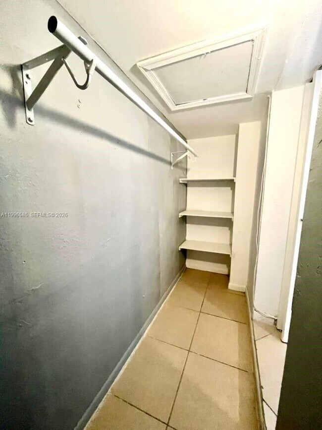 Building Photo - 1815 NE 174th St