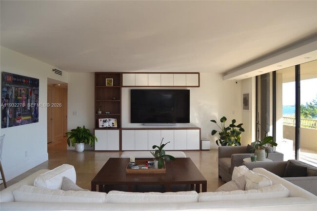 Building Photo - 11113 Biscayne Blvd