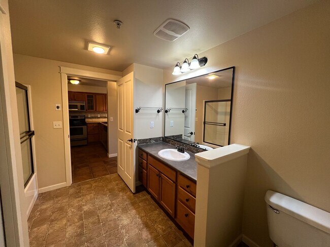 Building Photo - 1 Bedroom 1 Bath With Washer Dryer at Cypr...