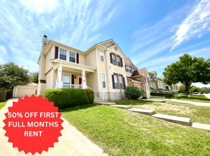 Building Photo - *MOVE IN SPECIAL* Charming Two-Story Home in Stone Oak With Fenced Backyard!