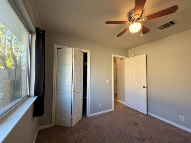 Building Photo - 223 Dana Dr