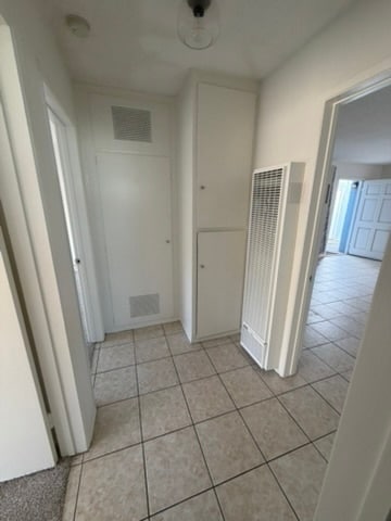 Building Photo - 618 Clubhouse Ave