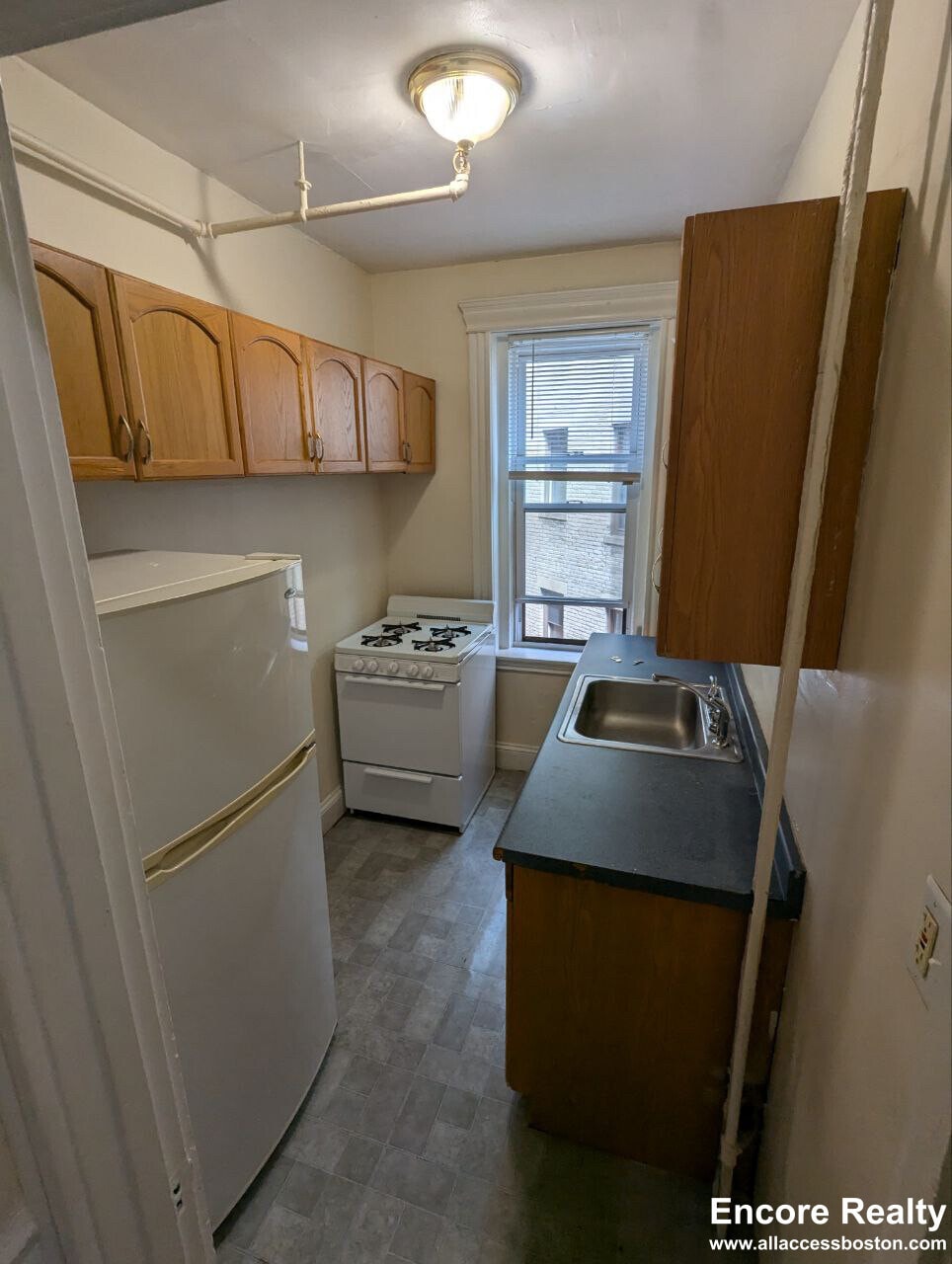 Building Photo - 360 Riverway