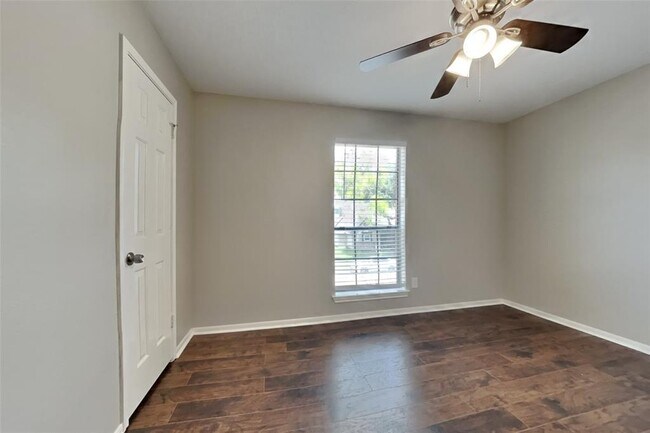 Building Photo - 2916 Tower Bridge Ct