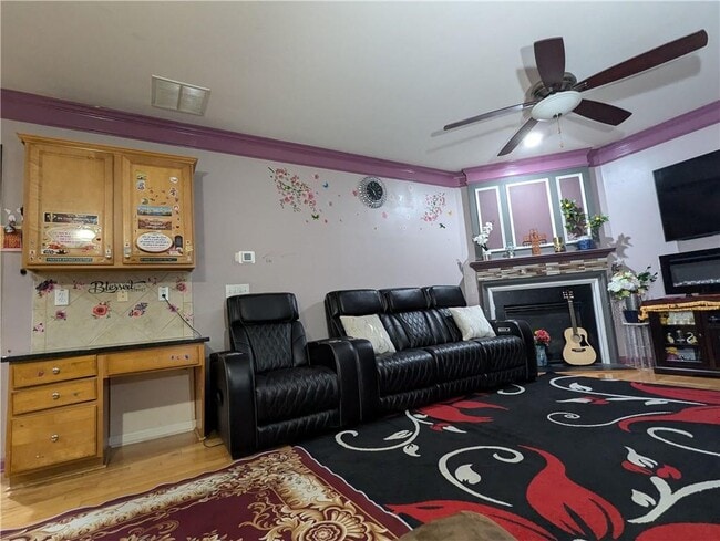 Building Photo - 815 Earlham Dr