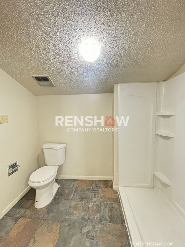 Building Photo - Audubon Square - Gated Community - East Me...