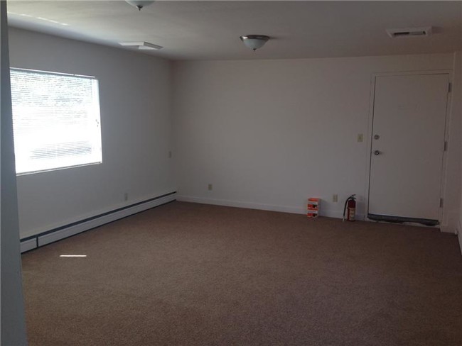 Building Photo - 1625 W Dravus St