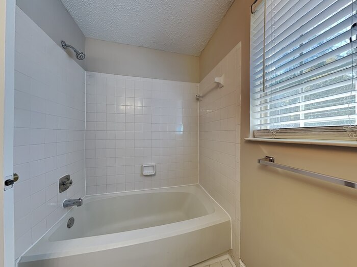 Building Photo - 7315 Connan Ln