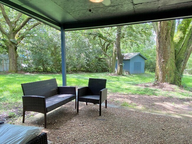 Building Photo - 5263 Sybel Dr