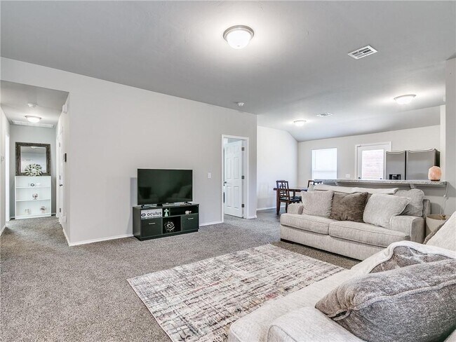 Building Photo - 11708 NW 99th Ter