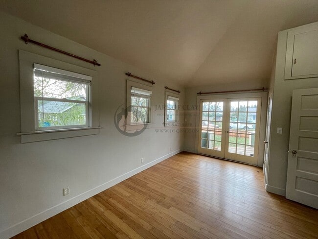 Building Photo - Charming House- Ready to Rent- Philomath