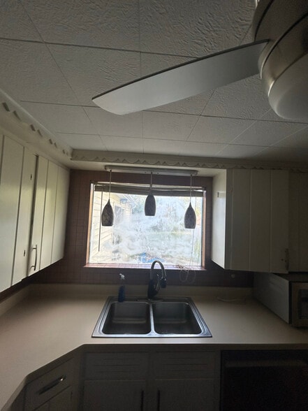 Building Photo - 12 Cleveland Dr