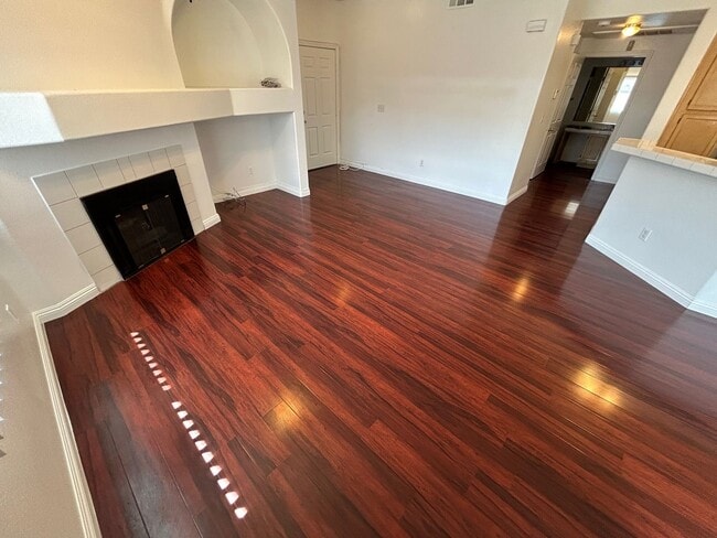Building Photo - Charming condo in desirable West Las Vegas location