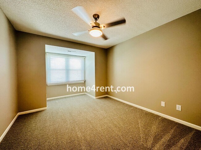 Building Photo - Wonderful Belton Home w/ Wood Floors, Finished Basement and Fenced Yard!