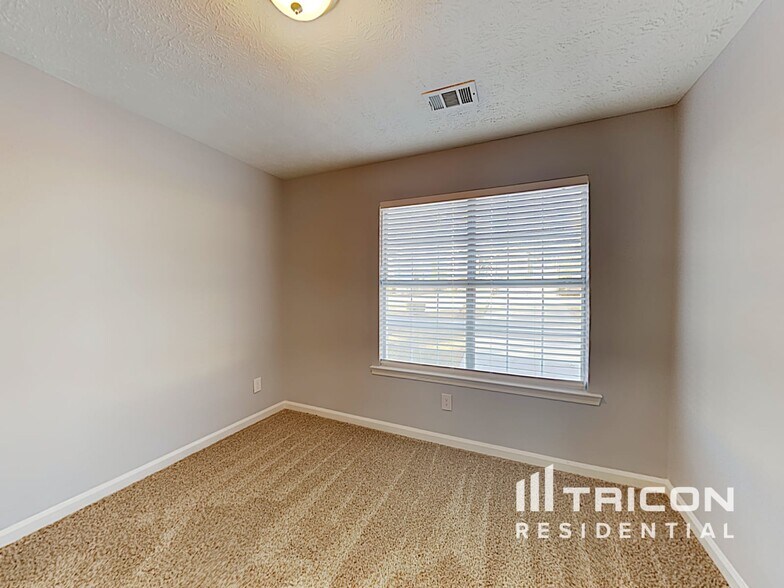 Building Photo - 2827 Appaloosa Run