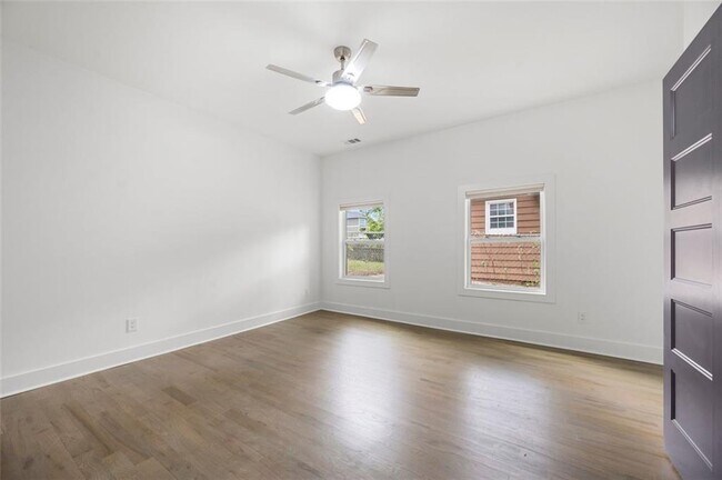 Building Photo - 883 Gaston St SW