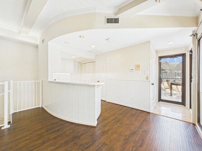 Building Photo - 7608 Del Monte Dr