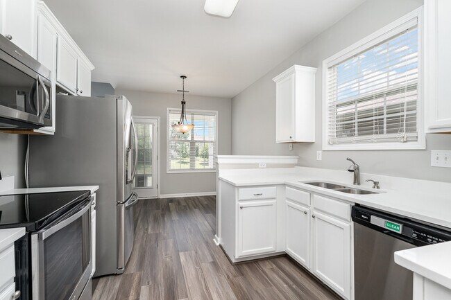 Building Photo - 251 Tradition Way