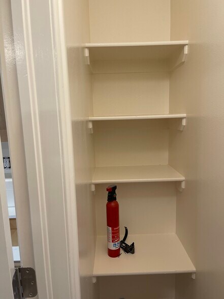 Building Photo - 85 W 1400 S