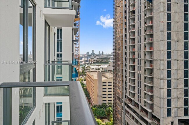 Building Photo - 11 NE 6th St