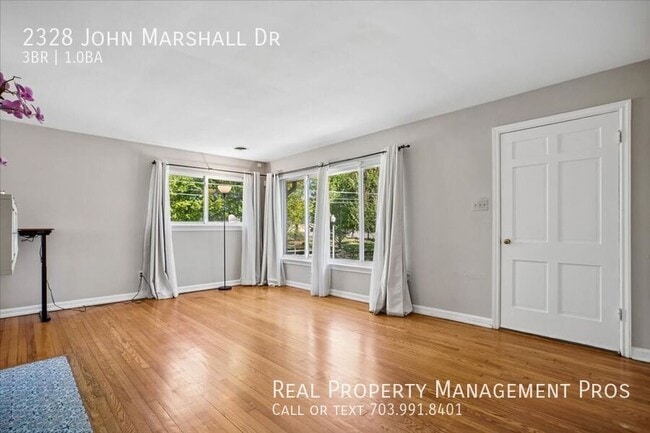 Building Photo - 2328 John Marshall Dr