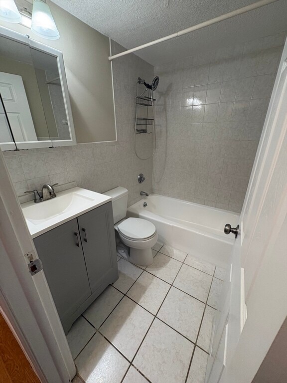 Building Photo - 10 Longwood Dr