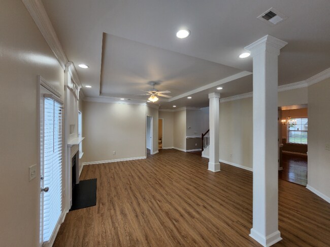 Building Photo - 317 Timber Meadow Lake