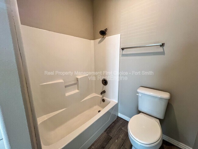 Building Photo - 6705 MARIBETTE RD