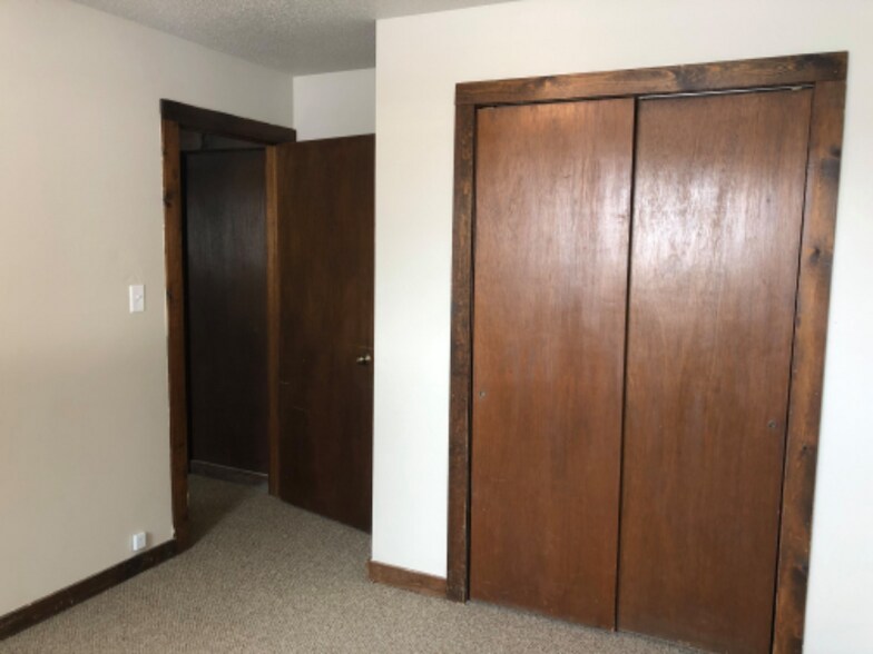 Building Photo - 1404 4th Ave SW