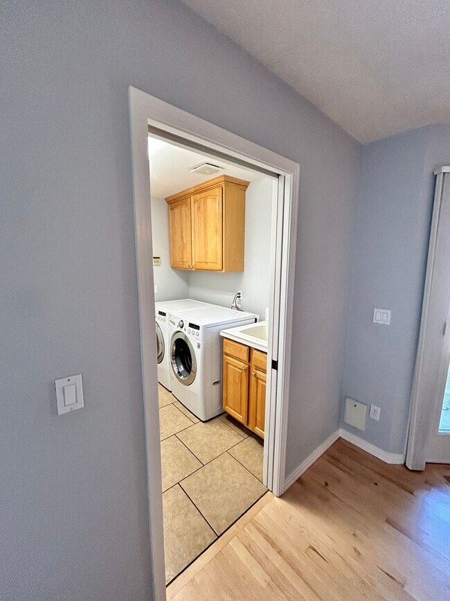 Building Photo - Spacious Duplex with 3-Car Garage & Private Patio!