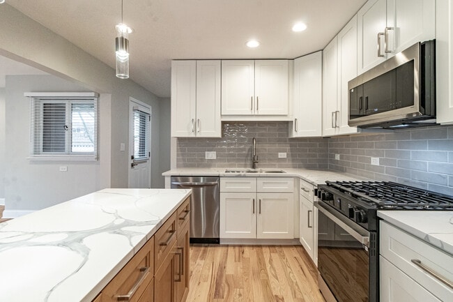 Building Photo - 1240 Warrington Rd