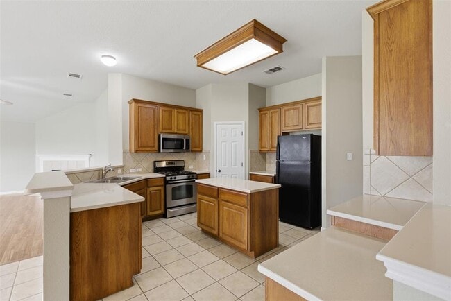 Building Photo - 924 Abbeyglen Castle Dr