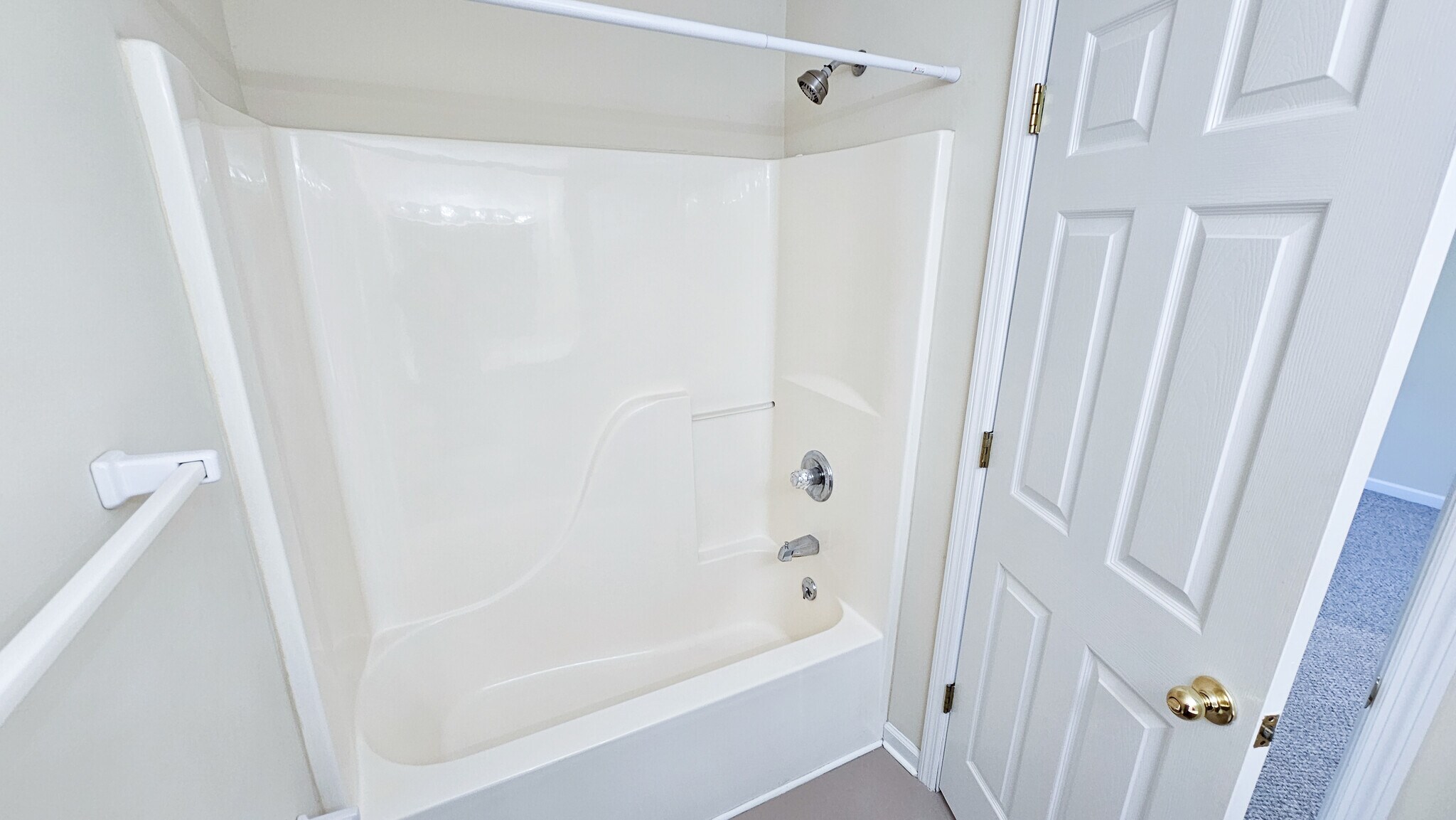 Building Photo - 140 Bright St