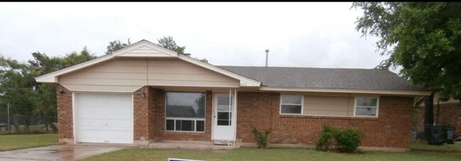Building Photo - Beautiful East side Living